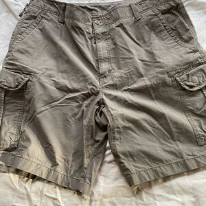 L.L. Bean Men's Allagash Tan Cargo Shorts -Size 40